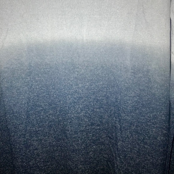 Cold shoulder light sweater blue gray ombré - Picture 3 of 4